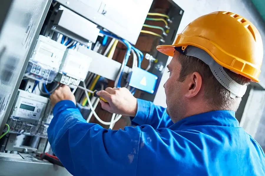 Florida 4-Point Electrical Inspection: Panel Age Guide 1 Florida 4-Point Electrical Inspection: Panel Age Guide